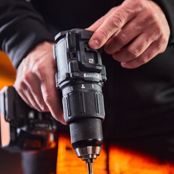 Фото - Дрель-шуруповерт DeWALT DCD86MP2T